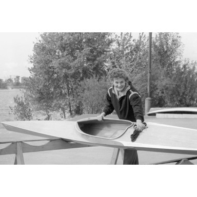 Знакомим с документами Тверского городского архива — Фотография № 3 А.А. Середина готовится к тренировке на Химкинском водохранилище, 1967 год / Фото: Длугач, РИА Новости. — фото